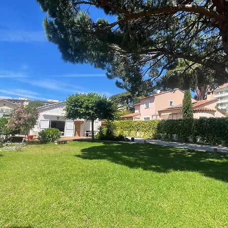 Kalamaki Feriehus Cannes